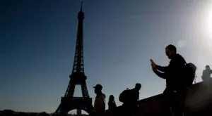 Босненски фенове пребиха свой, прекъснал минутата за Париж