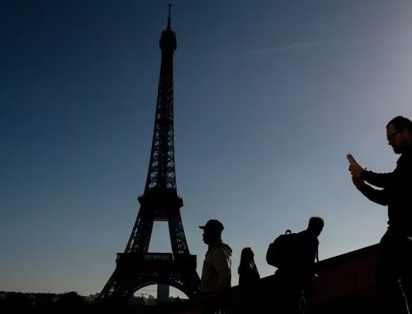 Арестуваха мъжа, продал онлайн автоматите на атентаторите от Париж