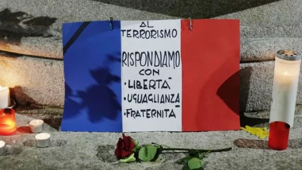 Френският парламент одобри удължаването на извънредното положение