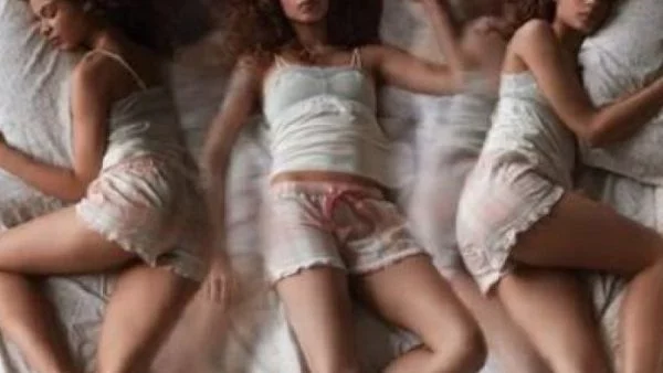 Позата, в която спите, издава каква личност сте