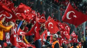 Турчин обясни защо освиркаха минутата мълчание за Париж   