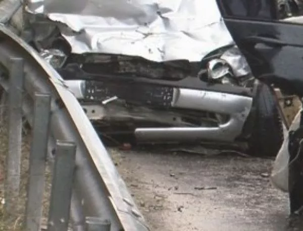 Тежка катастрофа между два леки автомобила на АМ "Тракия"