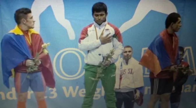  Болки в палеца спряха младежкия ни олимпийски шампион на Световното в Хюстън