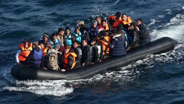 Морето ги поглъща, а ЕС продължава да се лута