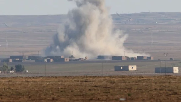 Седем жертви на въздушен удар срещу конвой с цивилни в Сирия