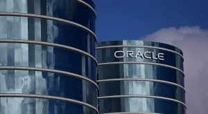 Съкращения и реорганизация в Oracle