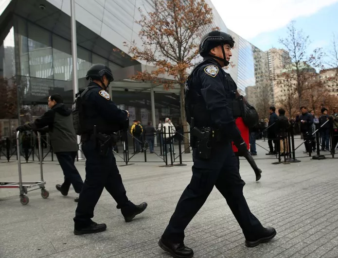 Мъжът, наръгал полицаи в Брюксел, е свързан с джихадисти
