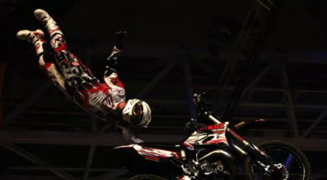 Федерацията по мотоциклетизъм с нов благороден жест преди "Night of the Jumps"