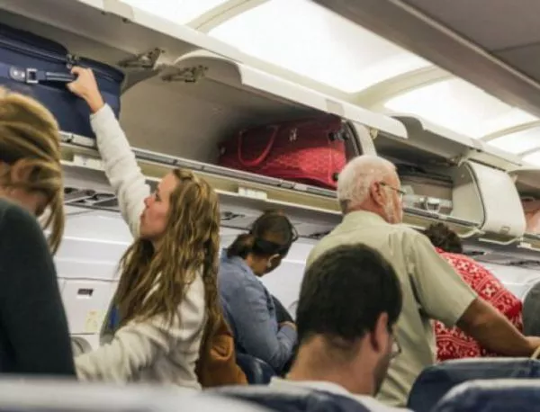8-те най-дразнещи неща, които правят пътниците по време на полет