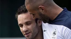 {{ otherArticle[0].article.title }}