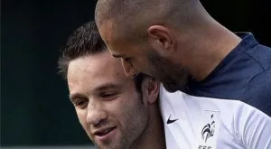 {{ otherArticle[0].article.title }}