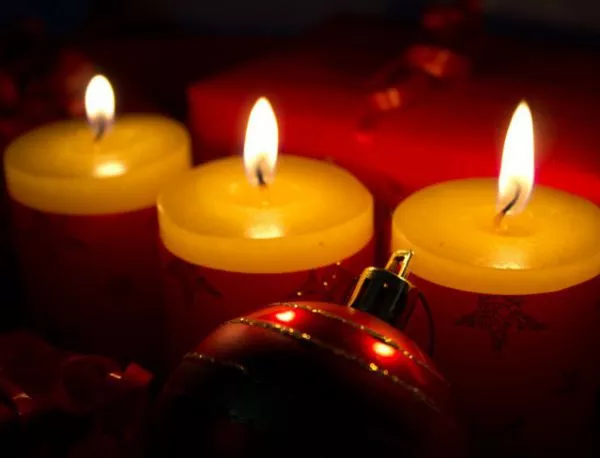 След ябълките и краставиците – и новогодишните свещи по калъп