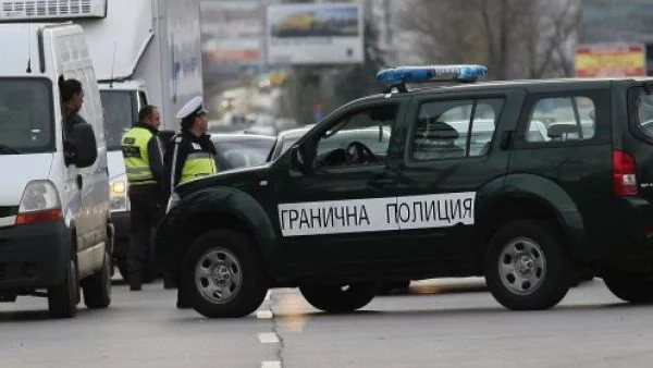 Не е открита бомба в съмнителния бус, съобщиха от МВР