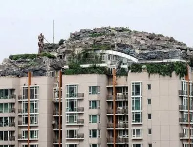 Китайски професор построи планина върху жилищен комплекс (СНИМКИ)