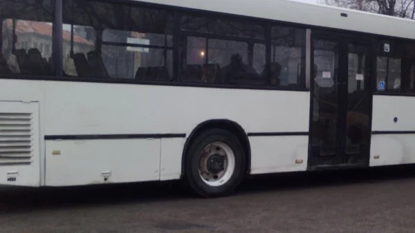 В Ямбол шофьор потроши автобус, пълен с пътници
