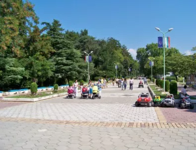 Поставиха киоск в Сандански, за да им е по-лесно на туристите