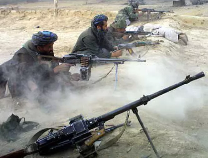Талибаните убиха 12 афганистански полицаи при атака