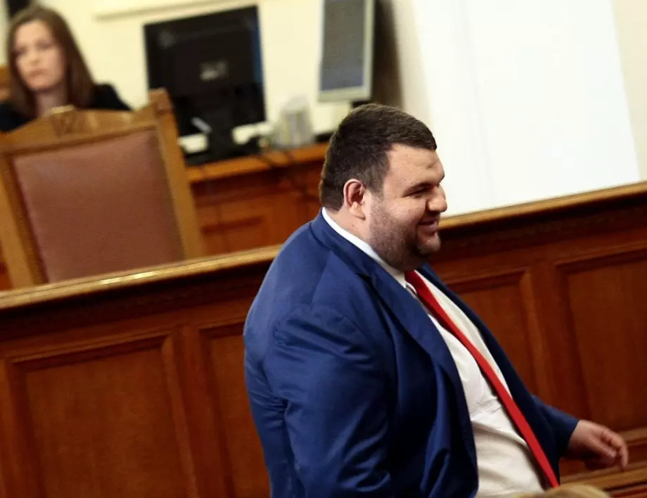 Равносметката за работата на депутатите - Пеевски отново е шампион по отсъствия