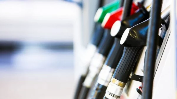 Мартин Димитров: Как така горивата стават по-скъпи като се приближаваме до рафинерията?