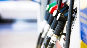 Гръцките бензиностанции масово мамят с цената на горивото 