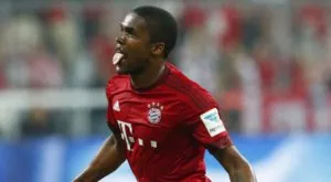 Страхотен гол на Дъглас Коста донесе трудна победа на Байерн (ВИДЕО)