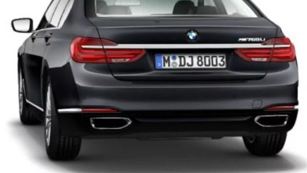 BMW M760Li излиза срещу S63 AMG и S8