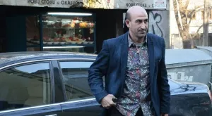 {{ otherArticle[0].article.title }}