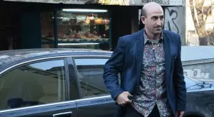 {{ otherArticle[0].article.title }}