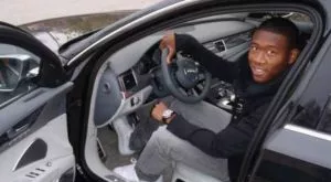 Приятел разби колата на играч на Байерн