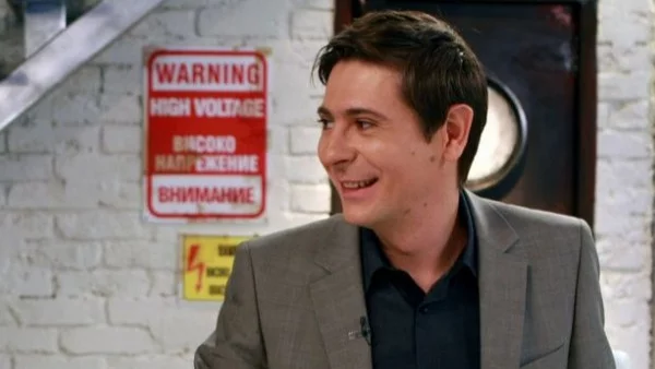 Признавам си, че и аз понякога не знам да мина ли при знак на регулировчик