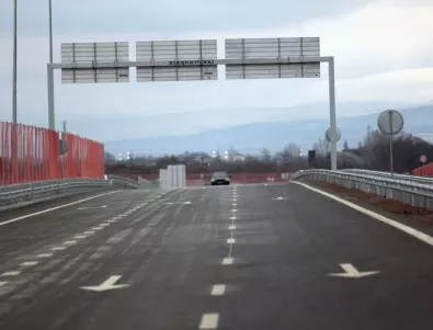 Северната тангента на София: Една трета от асфалта липсва