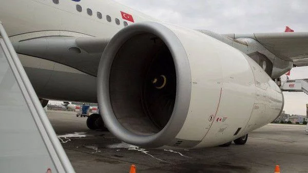 150 полета в Истанбул отменени заради сняг