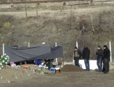 Ексхумираха тялото на починал в Якоруда заради ракията-убиец