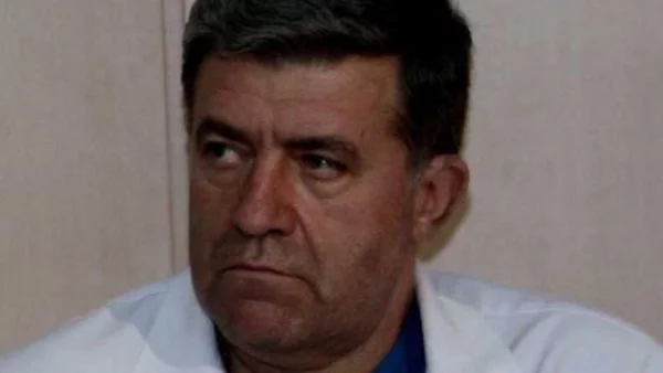 Проф. Начев: Броят на болниците в България стана безумно висок