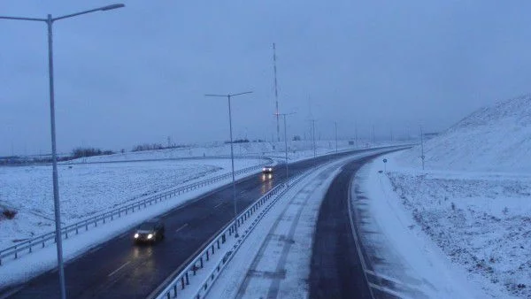 Спира се движението на ТИР-ове по пътя Симитли-Разлог и през "Предела"