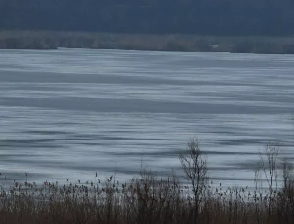 Езерото в "Сребърна" замръзна