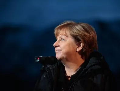 Меркел: Броят на пристигащите имигранти е твърде голям