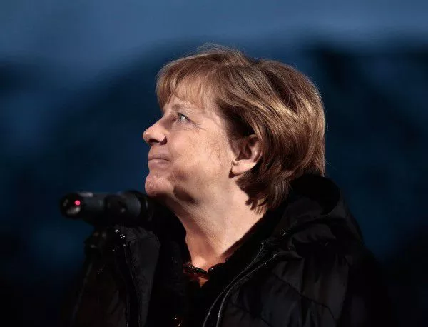 Меркел достигна най-ниската точка на одобрение