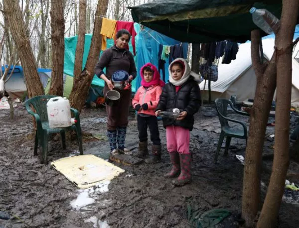 Словения иска ЕС да спре мигрантите още на македонската граница