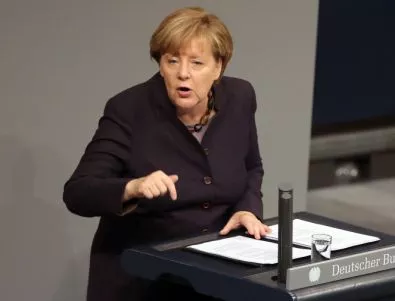 Меркел иска по-строги закони за мигрантите в Германия, полицията прикривала престъпления на бежанци
