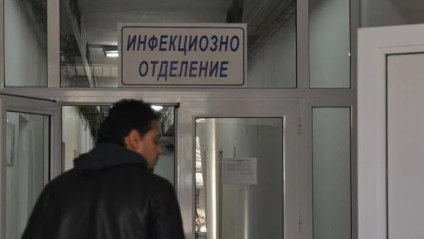 Десет души са с хранително натравяне, трима от тях със салмонела в Хасково