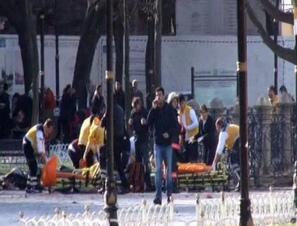 Мощен взрив на централния площад на Истанбул, има ранени (ВИДЕО)