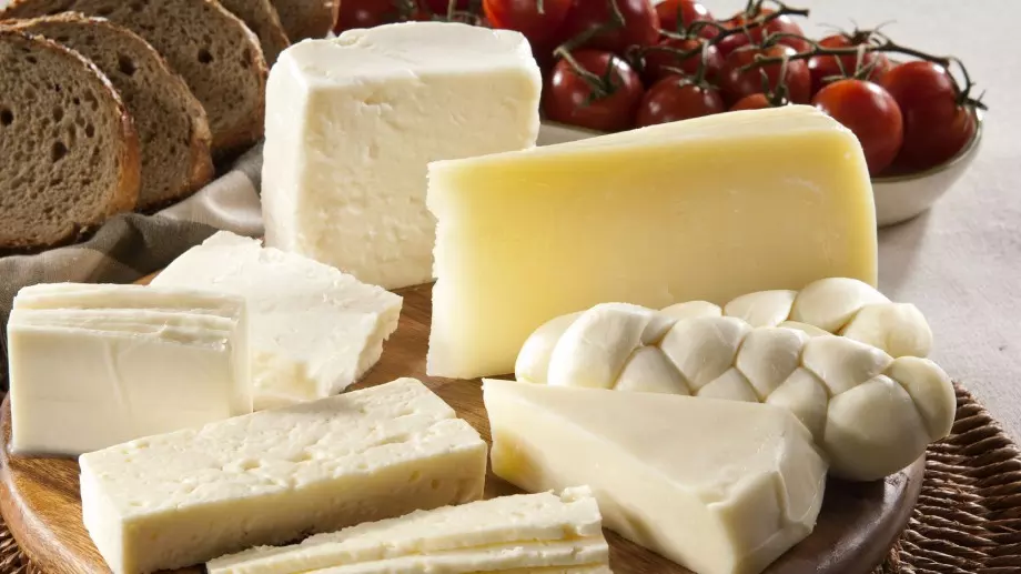 Андрей Велчев: Много млечни продукти, обявени за овчи и биволски, съдържат над 50% краве мляко