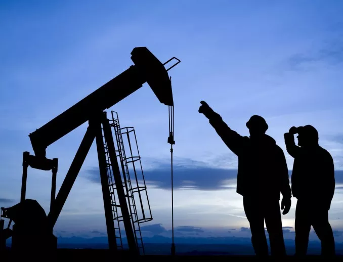 Пренасищането с петрол ще продължи до средата на 2017 г., ако ОПЕК не намали производството