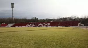 {{ otherArticle[0].article.title }}