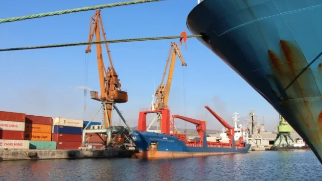 Още 20 от контейнерите с отпадъци на пристанището във Варна напуснаха България