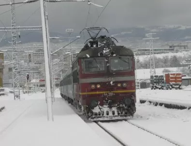 Пътнически влак е дерайлирал в между гарите Панагюрище-Септември