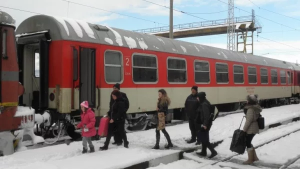 Купуваме влакове без допълнителни пари от бюджета