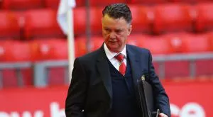 Ван Гаал не смята да подава оставка