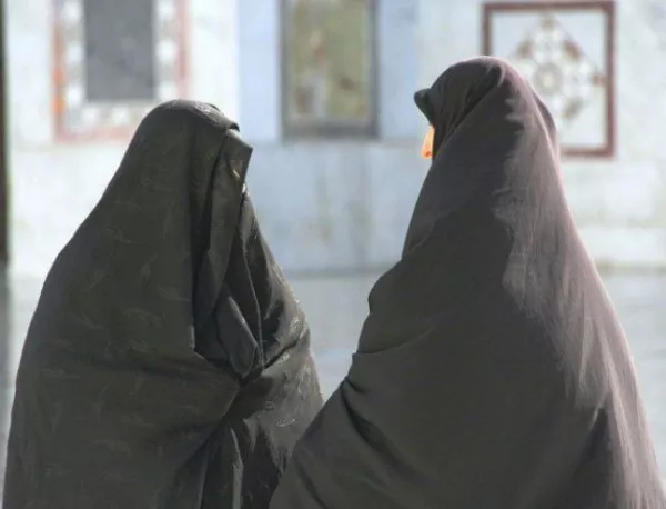 Хиляди саудитци подписаха петиция срещу системата на попечителство на мъжете над жените